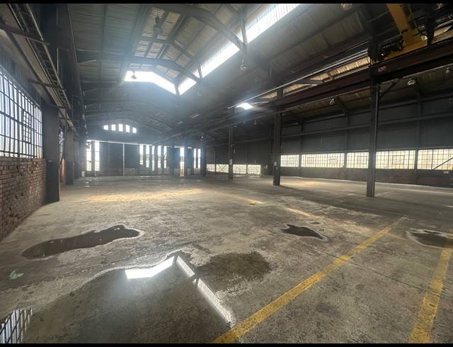 1,850M² WAREHOUSE FOR SALE IN CHLOORKOP